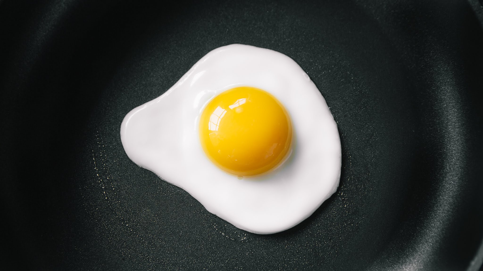 How To Of The Day How To Cook A Perfect Fried Egg Common Sense 